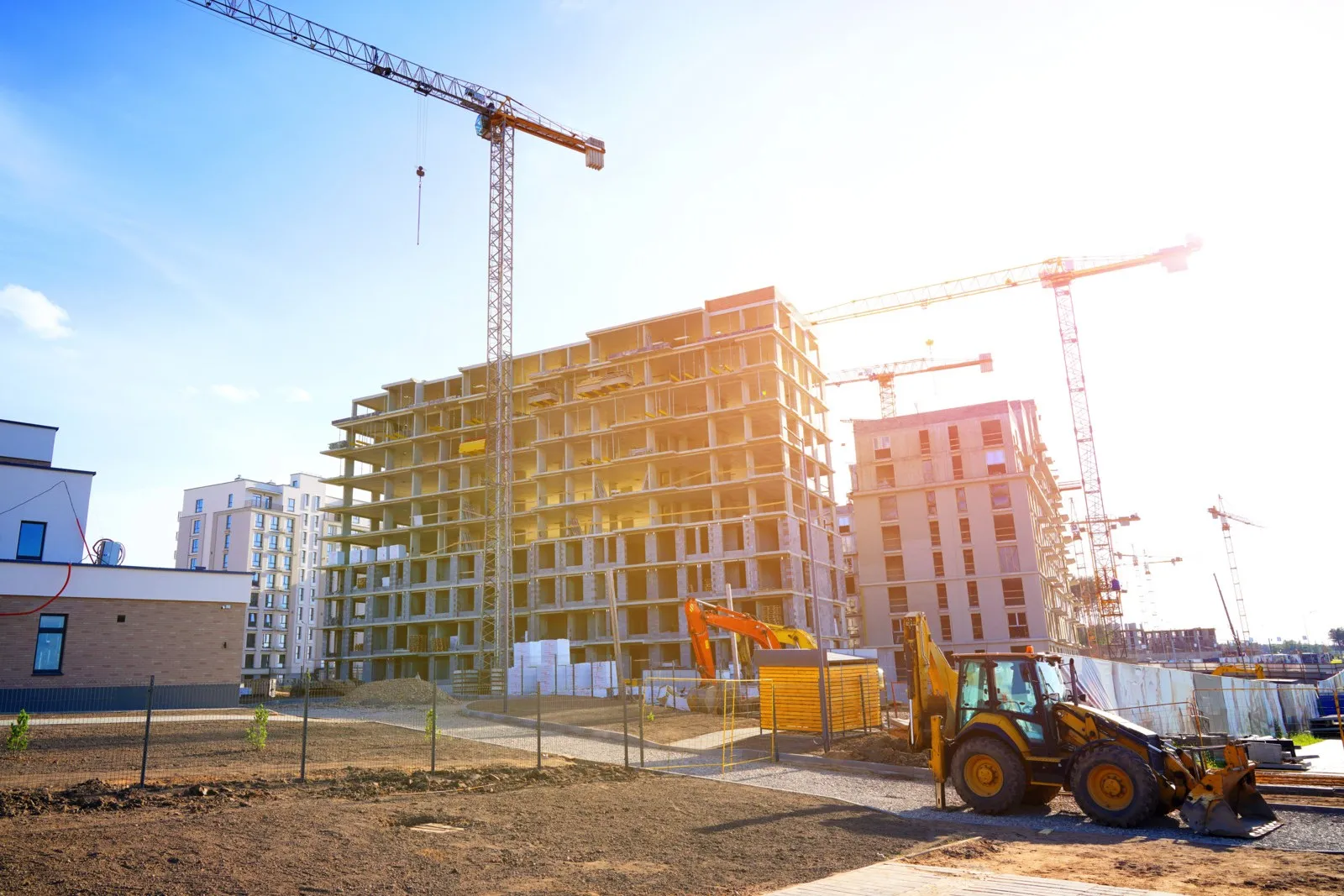 Mit der aktuellen Tariferhöhung setzen die Tarifparteien die dritte Stufe des Bau-Tarifabschlusses aus dem Jahr 2024 um.